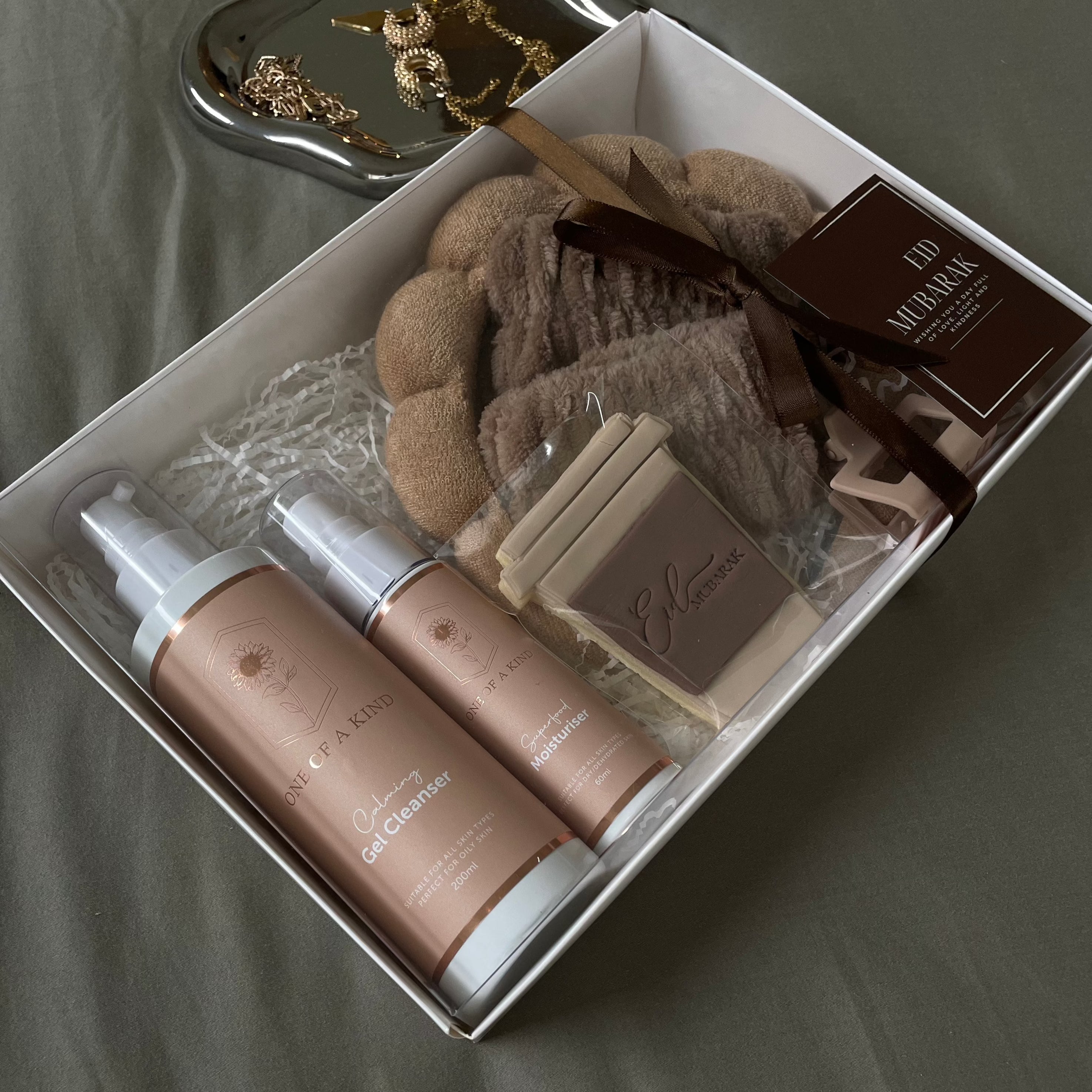 Espresso Eid Mubarak Gift Box - Calming Gel Cleanser (8 Piece Set)